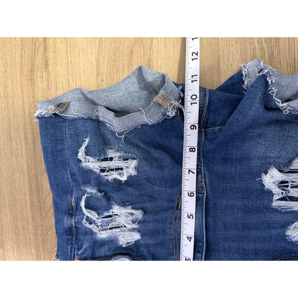 American Eagle Women’s Distressed Medium Wash Shorts W26 - Picture 7 of 8